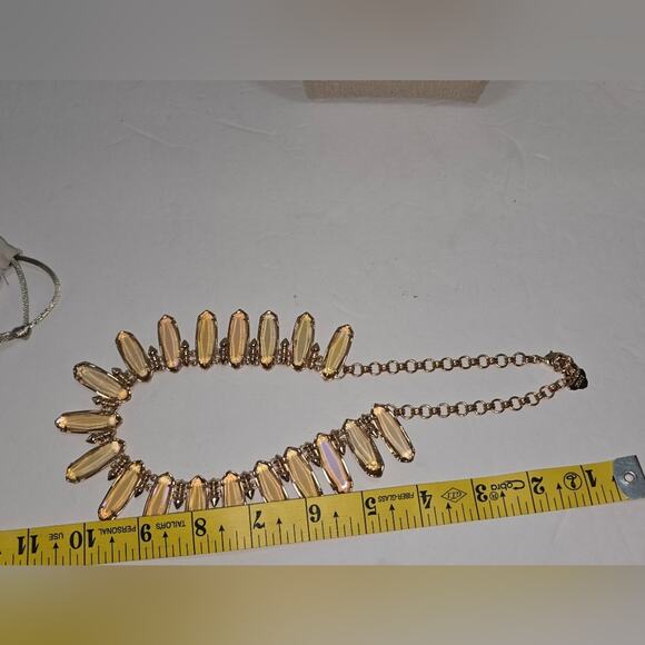 Kendra Scott Gabriella Iridescent‎ Peach Elegant Gold Statement Bibb Necklace - Picture 9 of 10